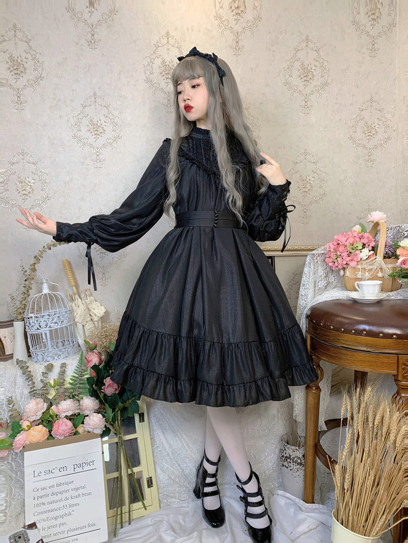 Classical dress for a jet-black lady