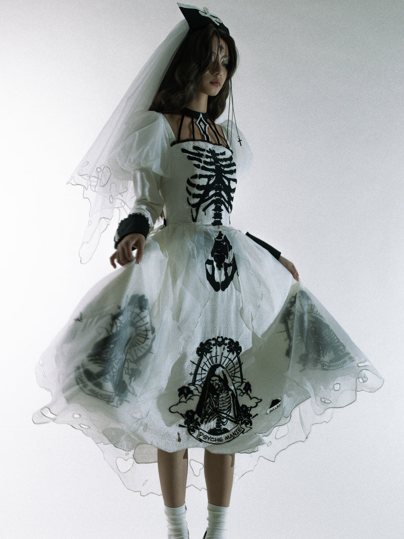 Lace-up dress with church window and ribs [Planned to be shipped in early July 2023]