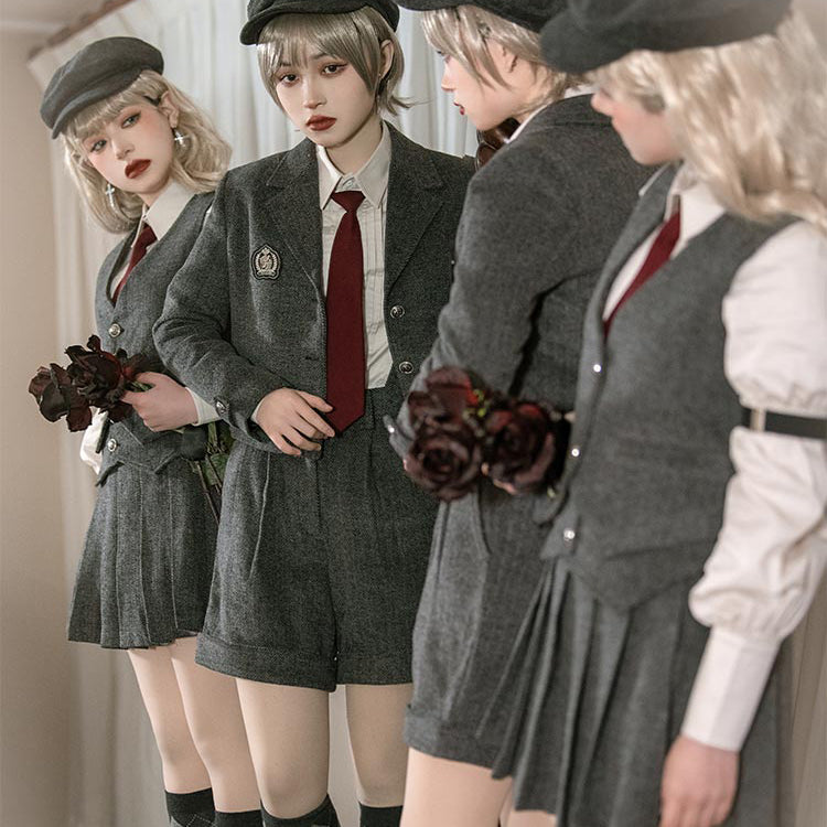 British girl's literature retro jacket and vest and strap half pants and skirt and blouse