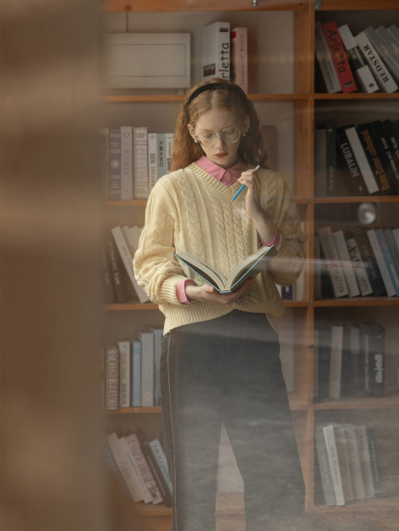 Aran embroidery knit sweater