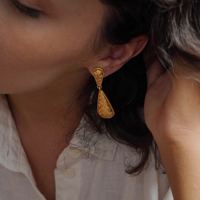 golden biwa earring