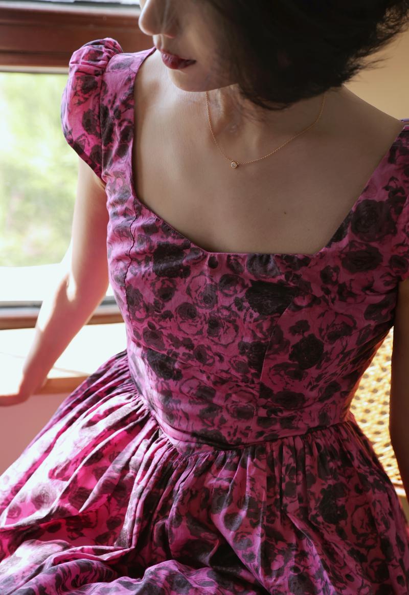 Red bellflower rose pattern Hepburn dress