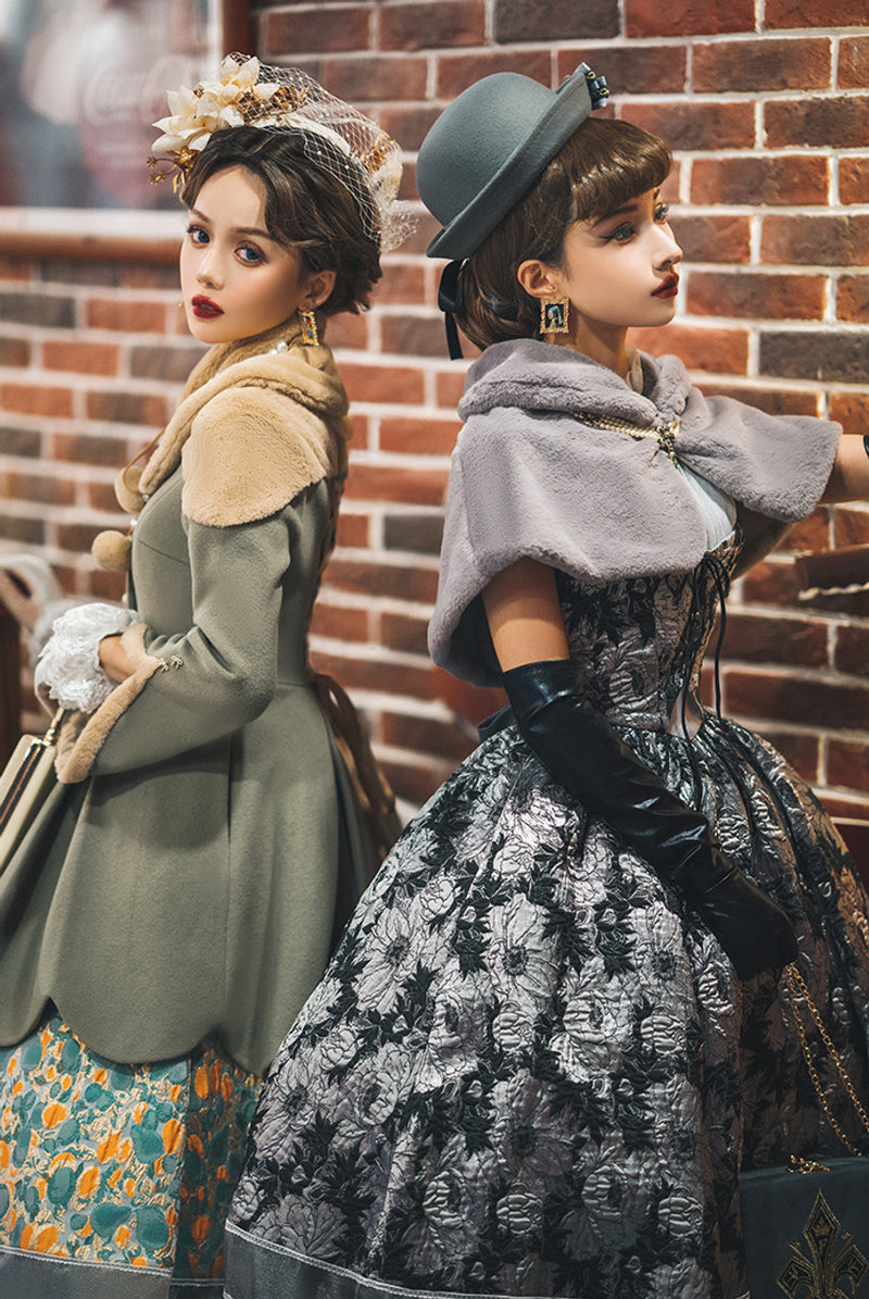 Western queen's elegant cape