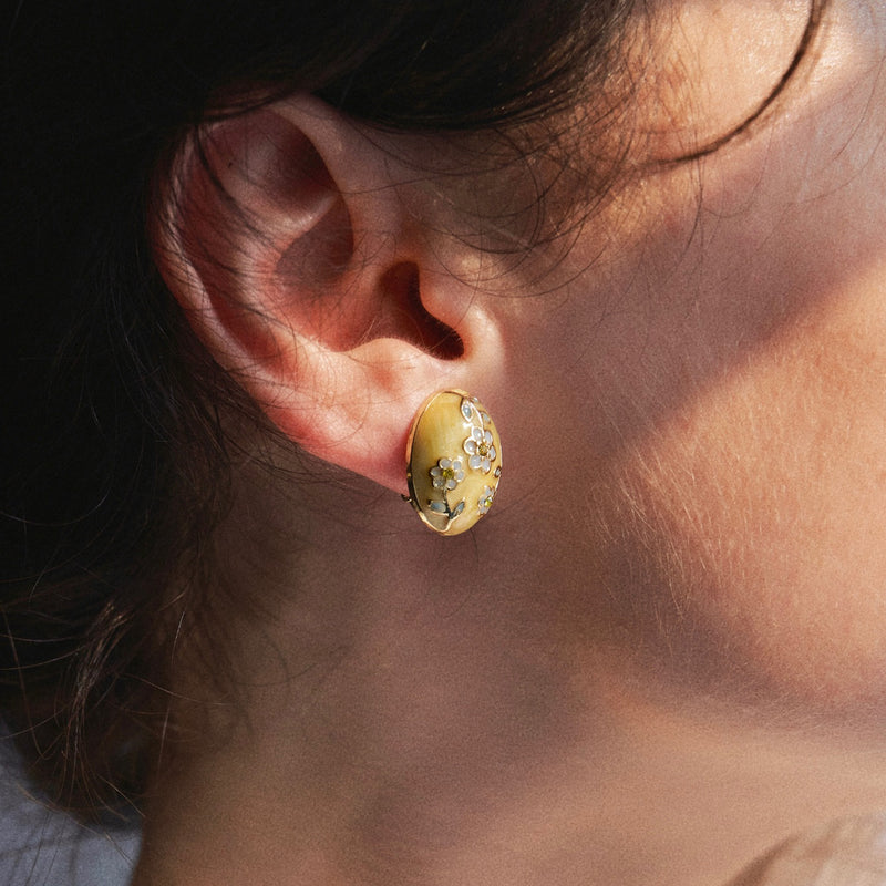 pale yellow flower earring