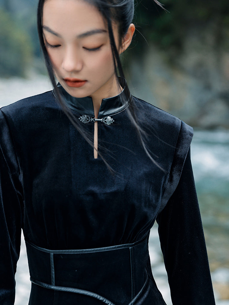 Black Lady's Velvet China Dress