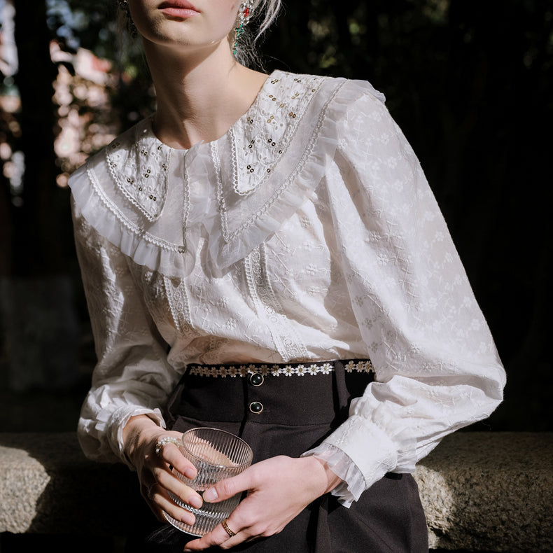 Pure white maiden flower embroidery blouse