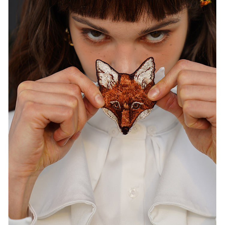 fox embroidery collar