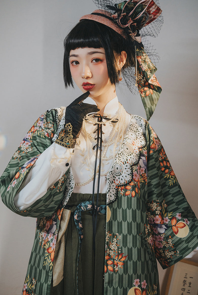 Classic pattern haori of Taisho romantic flowers and birds