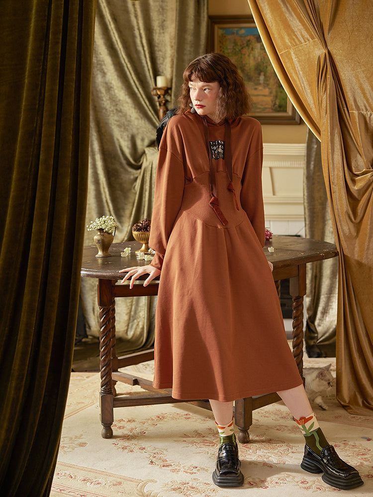 Hoodie dress for youth playing the lute