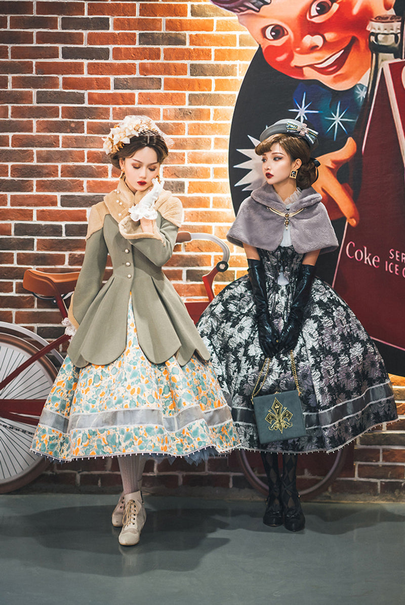 Western queen's elegant cape