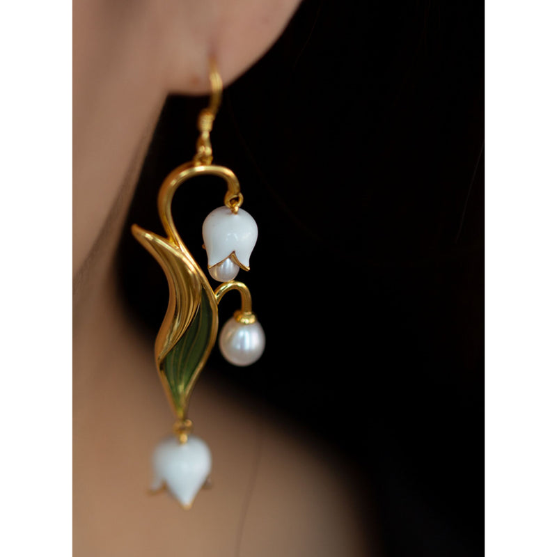 Suzuran Swan Earring