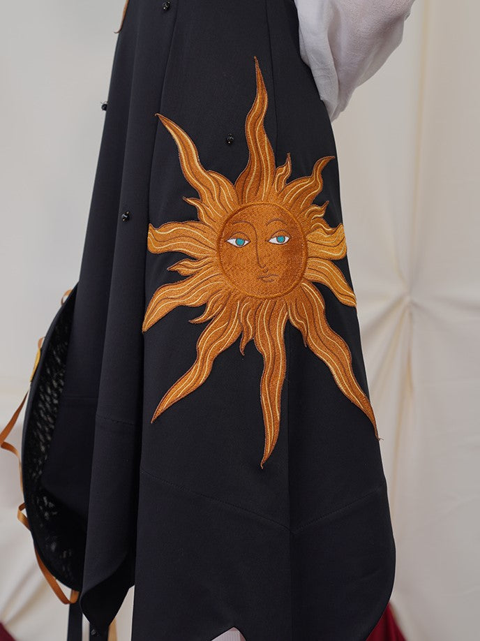 渦巻く太陽の刺繍キャミソールワンピース