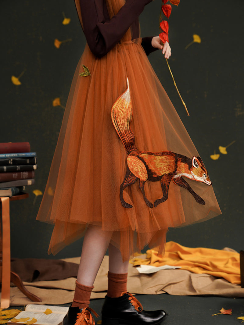 Red fox embroidery chiffon strap skirt