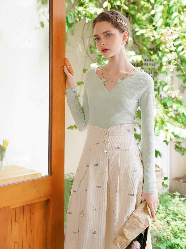 White green necklace slim top