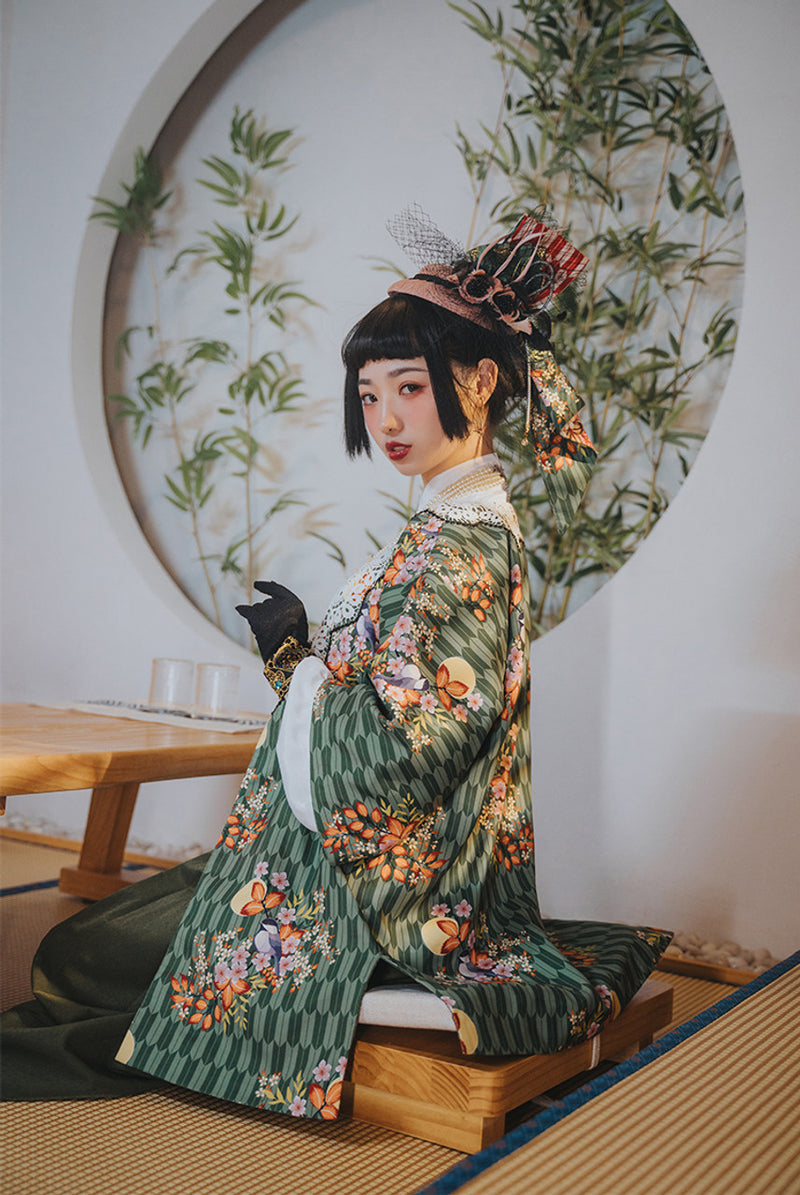 Classic pattern haori of Taisho romantic flowers and birds