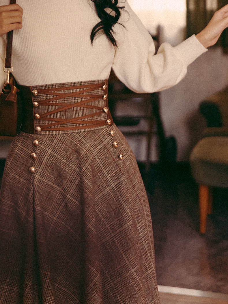 English lady's plaid corset skirt and knitted sweater 