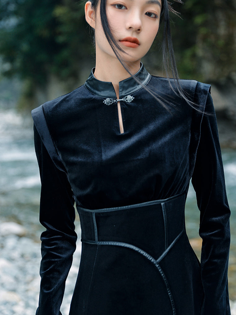 Black Lady's Velvet China Dress