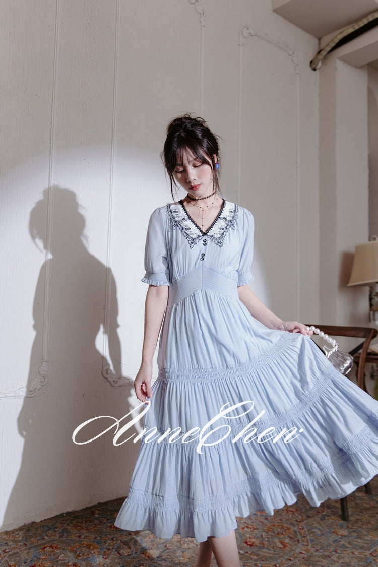 White silk embroidered collar French dress