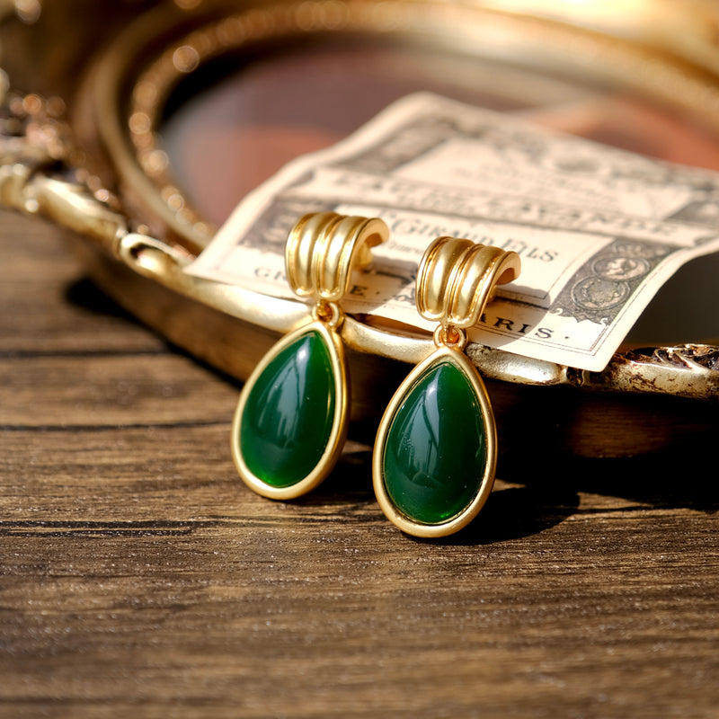 Dark Green Queen's Earrings