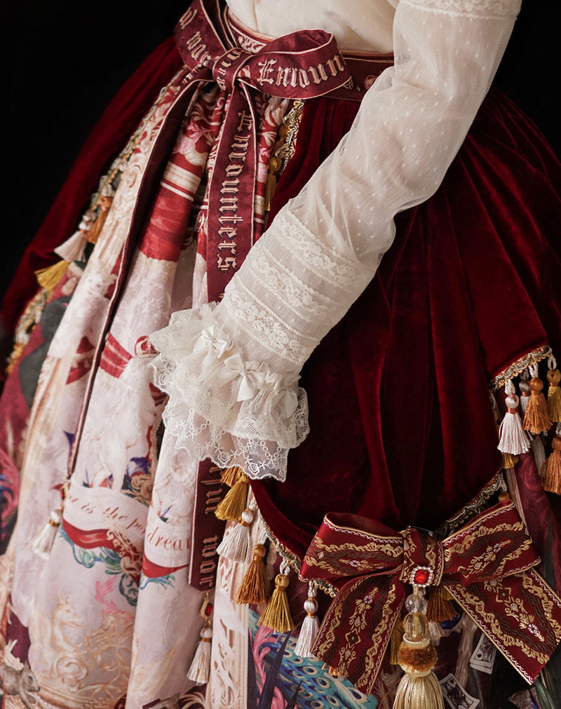 Oil painting patchwork skirt of a noble lady [Scheduled to be shipped from mid-March to late April 2023]
