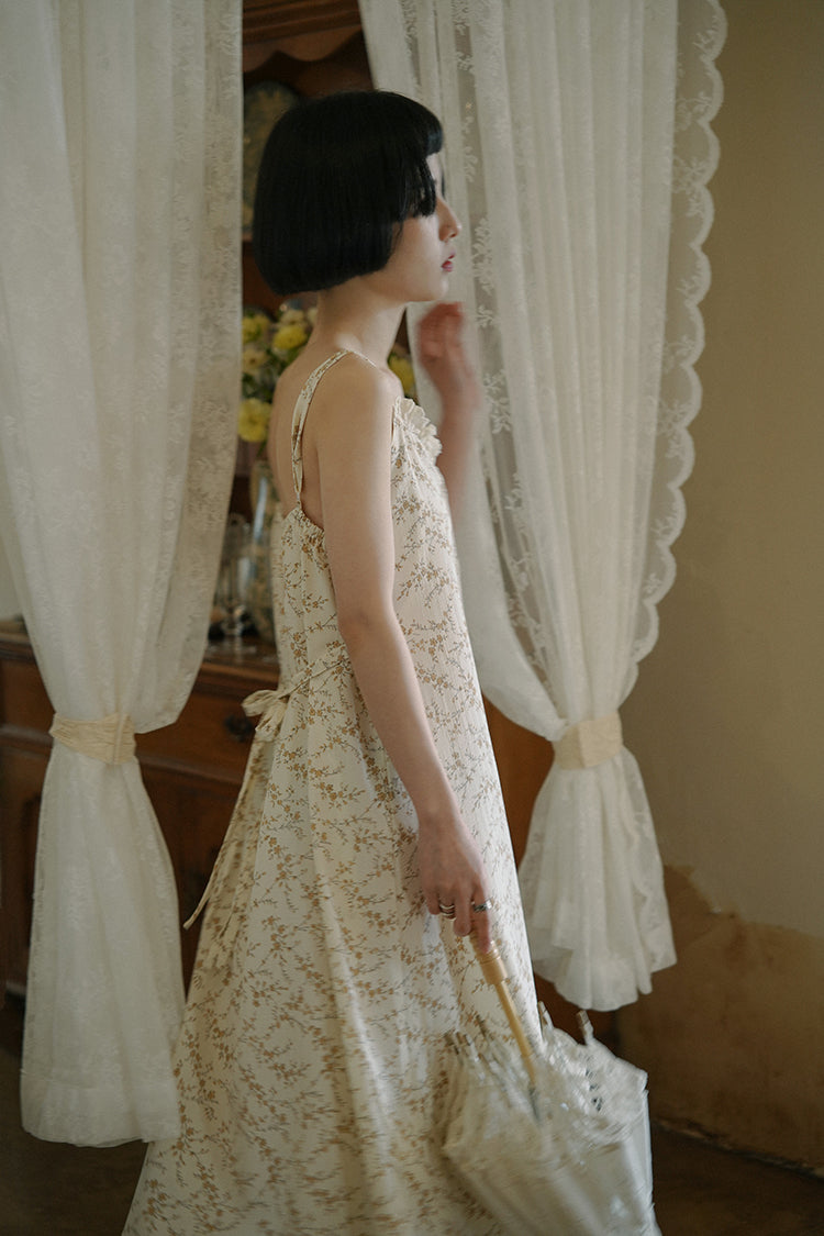 Torinoko-colored floral strap dress