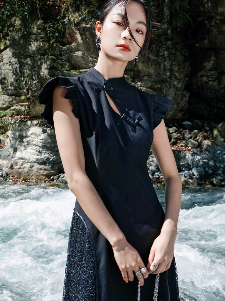 Black lady's embroidered cheongsam long dress