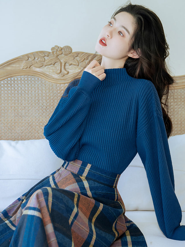 藍茶色の格子縞レトロスカートとハイネックセーター