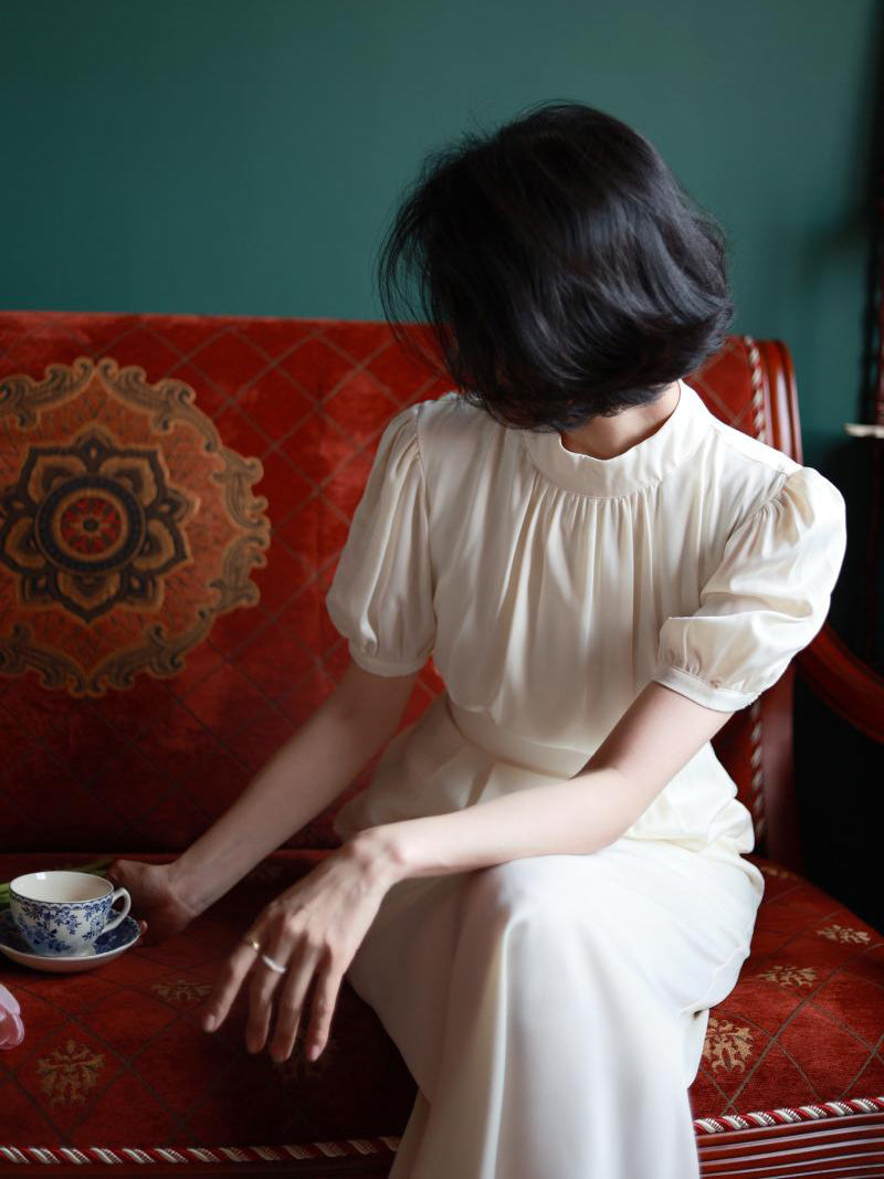 Pearl-colored lady classical dress