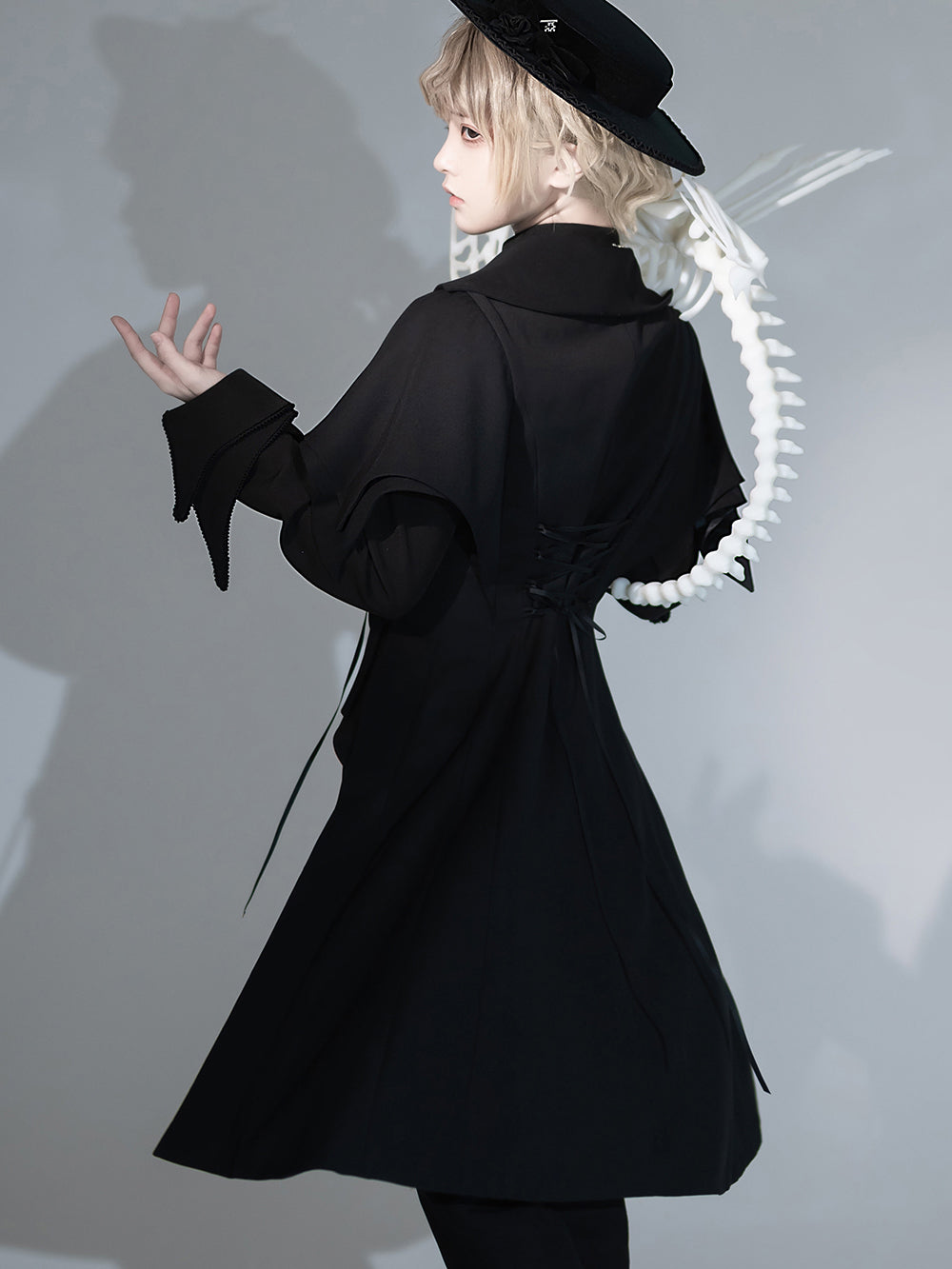 黒騎士の編み上げゴシックロングベスト – ManusMachina