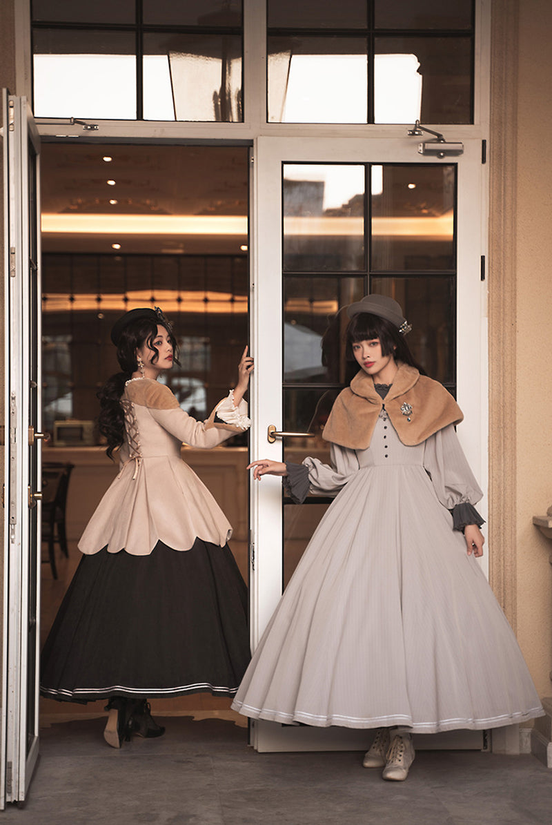 Western queen's elegant cape