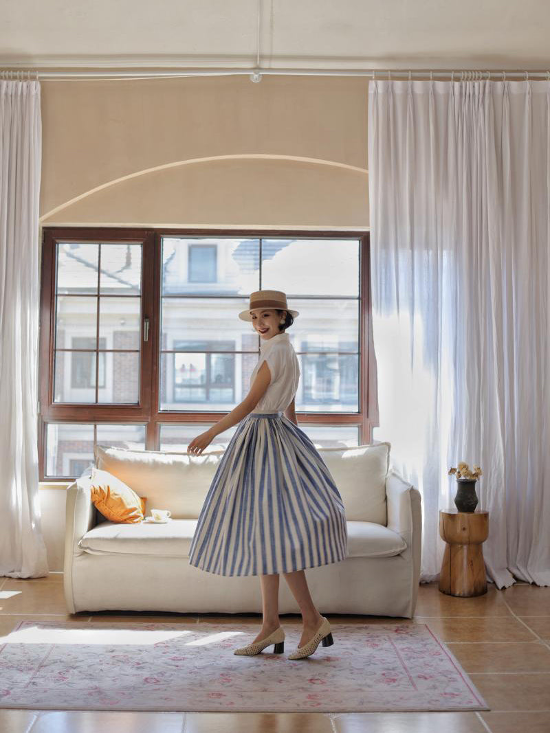 Light flower colored vertical striped Hepburn skirt