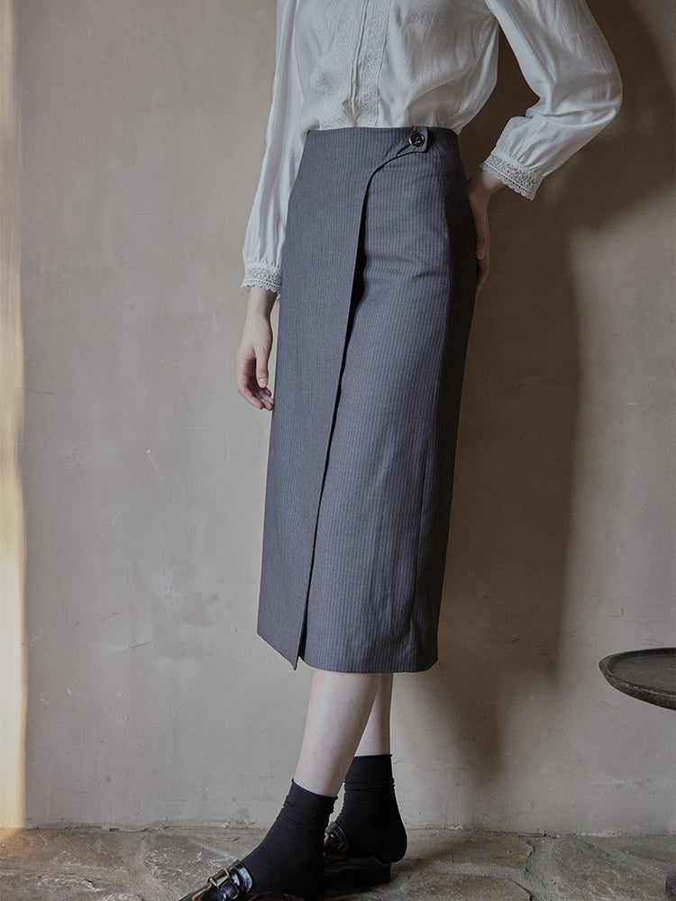 深灰色の縦縞クラシカルスカート
