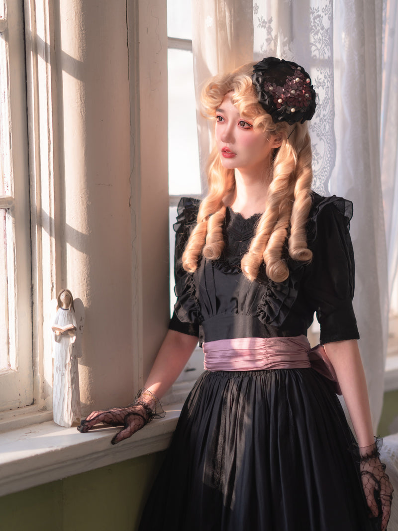 Jet black lady's embroidered blouse and embroidered elegant skirt [scheduled to be shipped from mid-April to late April 2023]