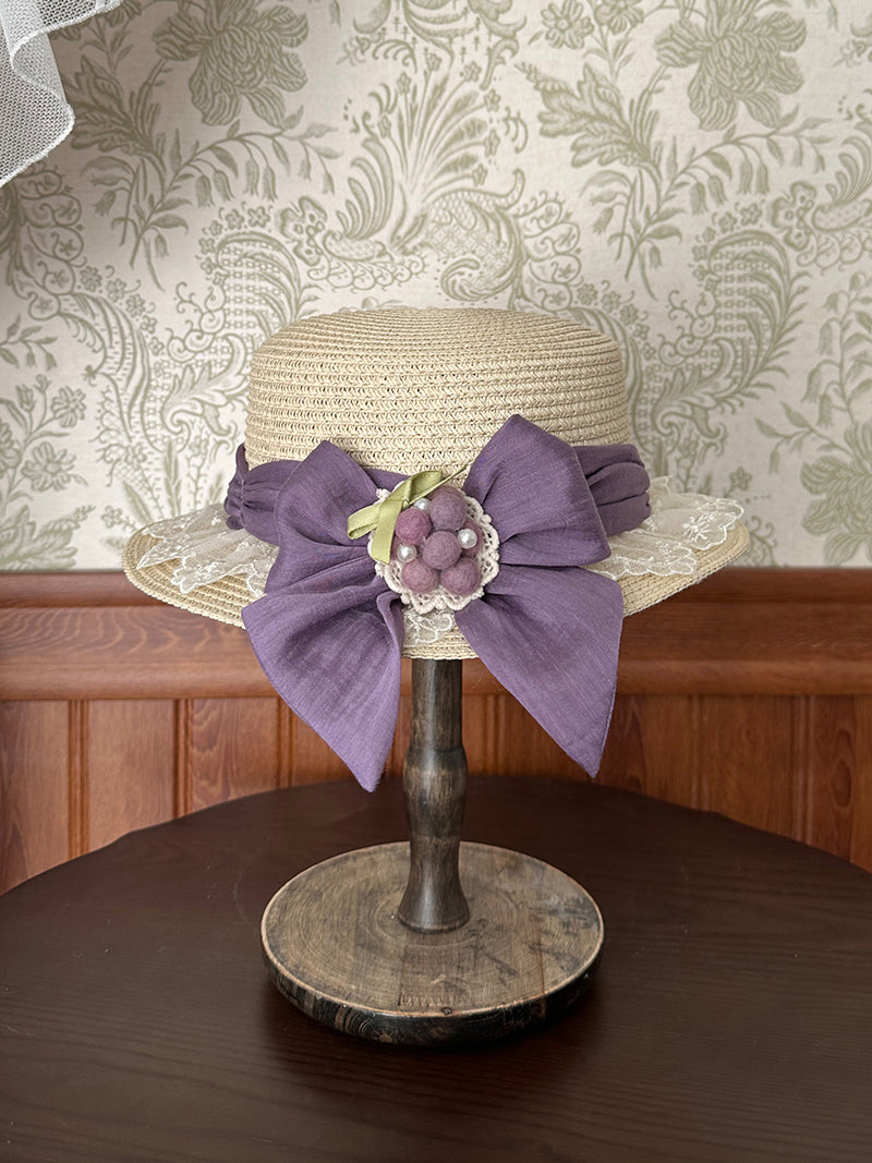 Embroidered hat with purple grapes and ribbons [Planned to be shipped from late May to mid-June 2023]