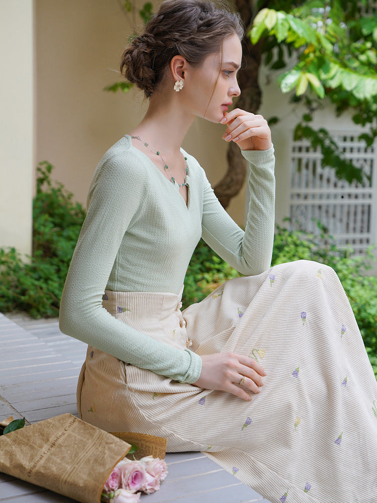 White green necklace slim top