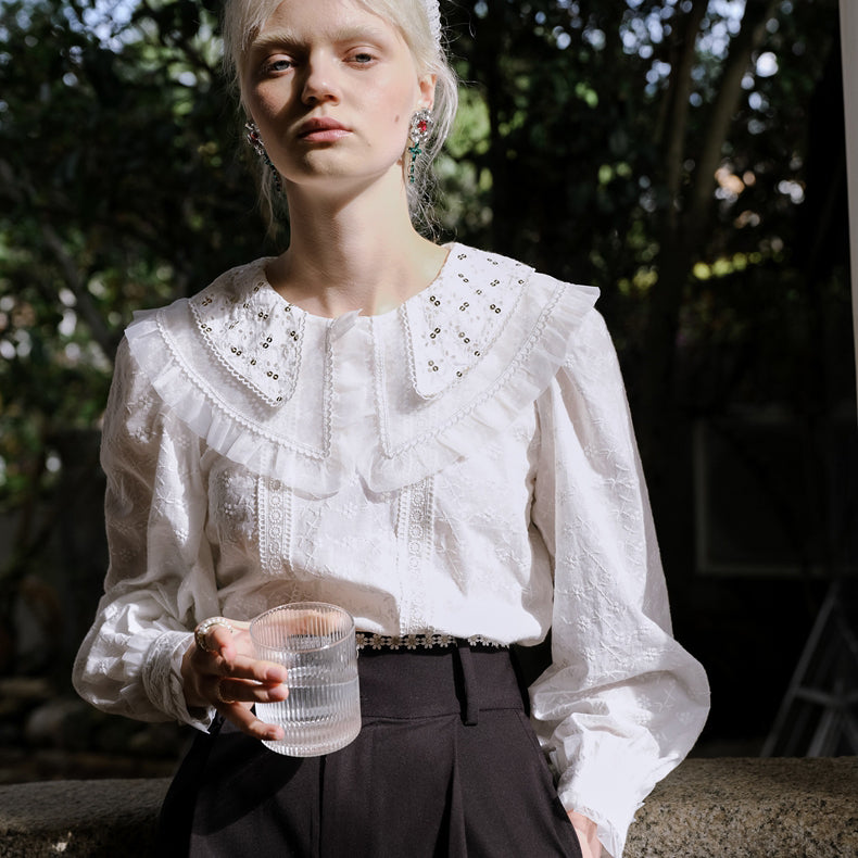Pure white maiden flower embroidery blouse