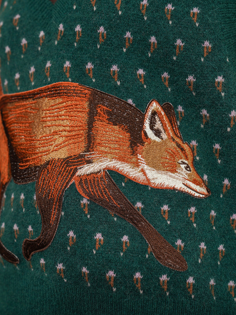 赤狐の刺繍ニットベスト