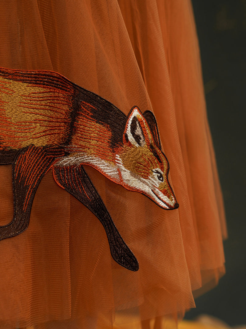 Red fox embroidery chiffon strap skirt