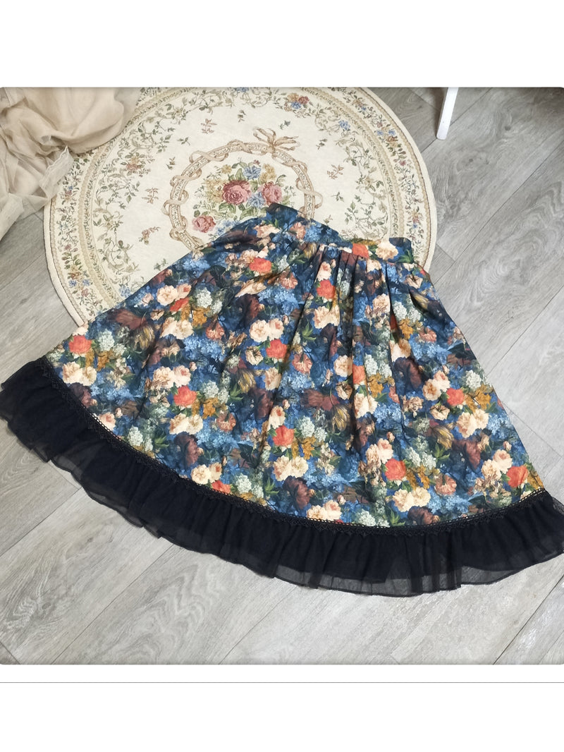 High-waisted elegant skirt for royal and aristocratic ladies