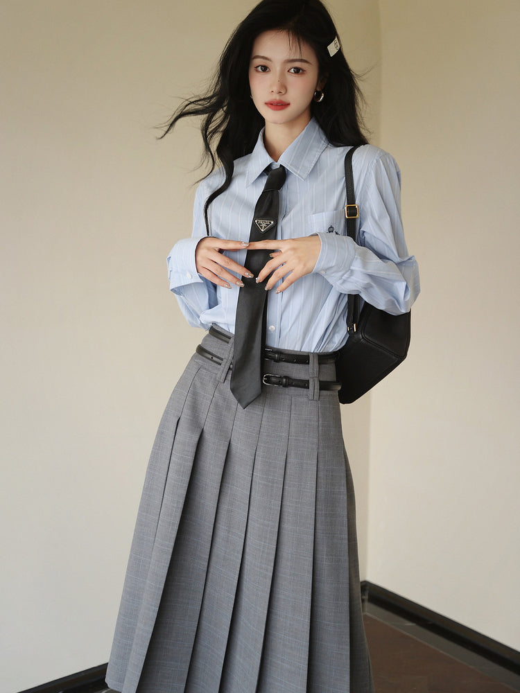 薄墨の文学少女クラシカルジャケットとプリーツスカート