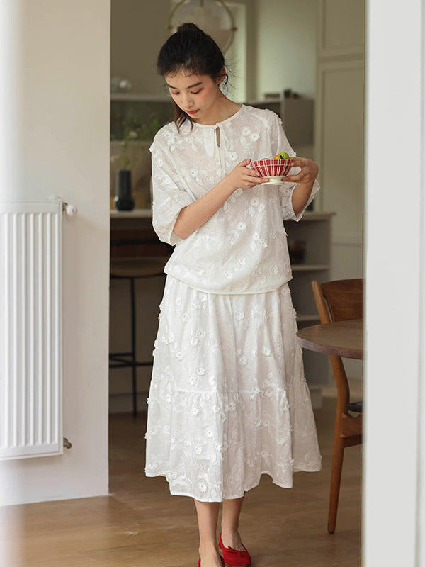 純白の花の刺繍フレンチスカート – ManusMachina