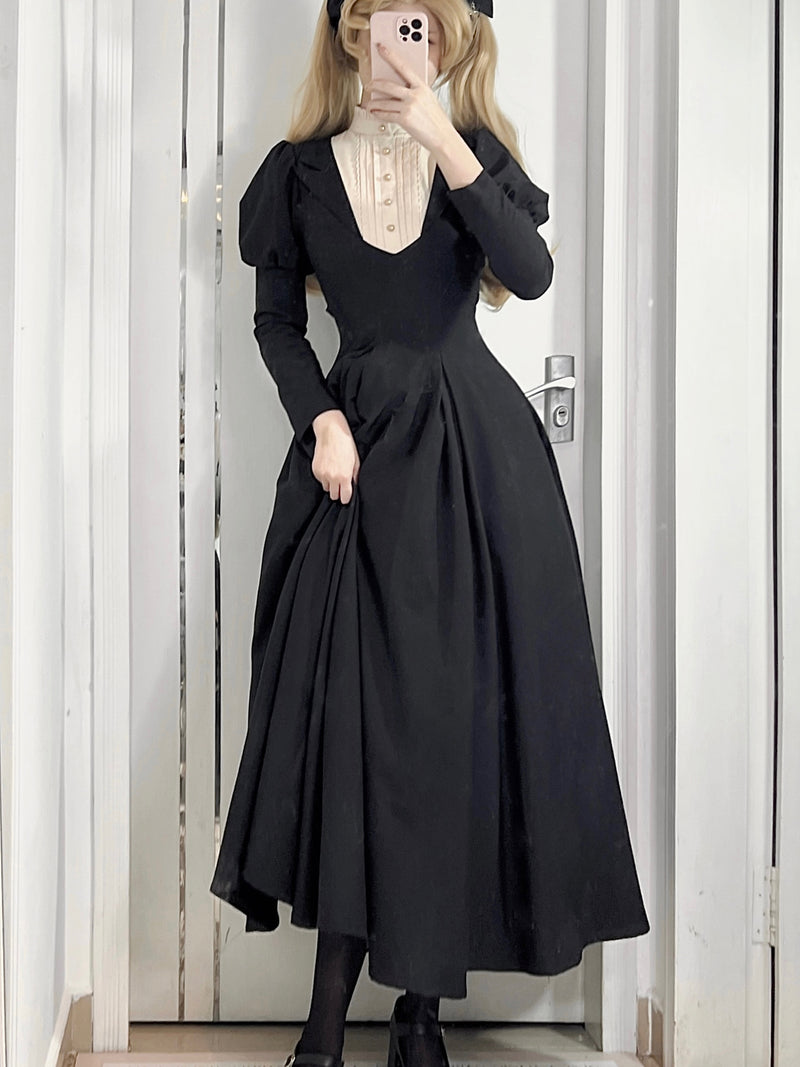 Black lady's embroidery classical dress [scheduled to be shipped from late May to late June 2023]