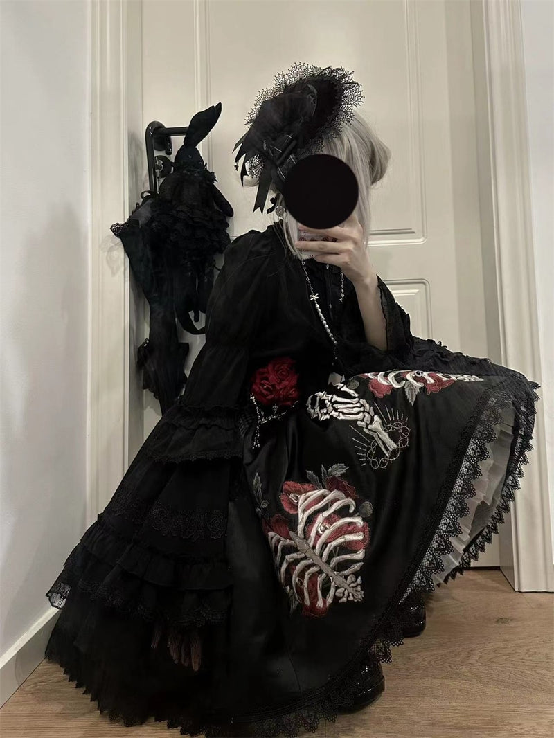 Corset skirt with ribs and rose embroidery [Scheduled to be shipped from early June to late June 2023]