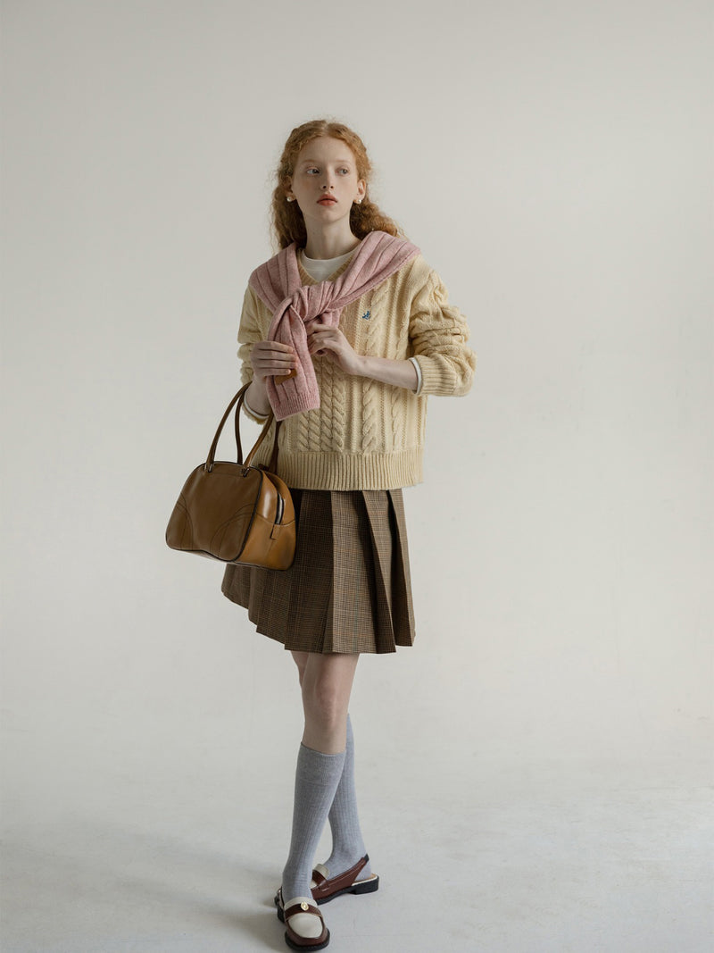 Aran embroidery knit sweater