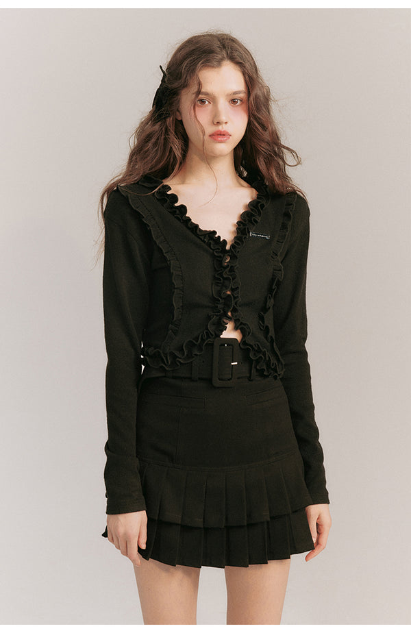 Innocent lady's ruffled slim cardigan