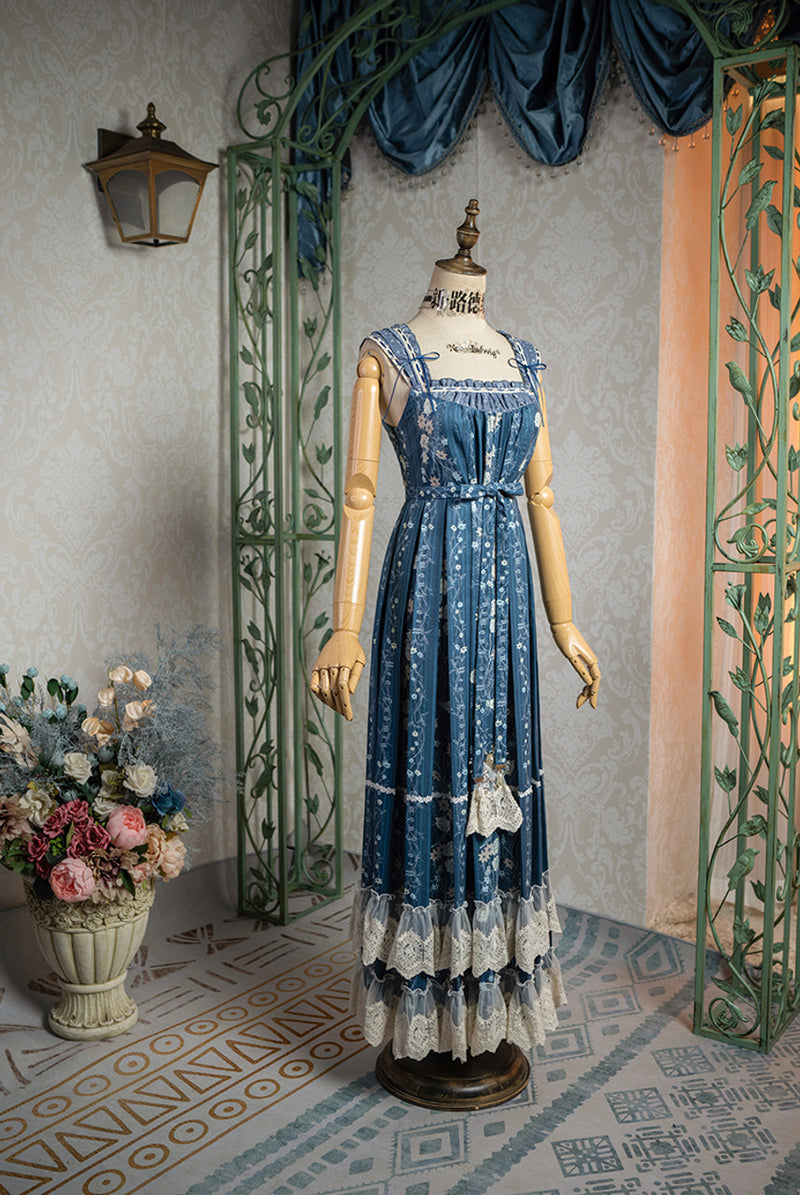 Splendid Queen Floral Sleeveless Dress