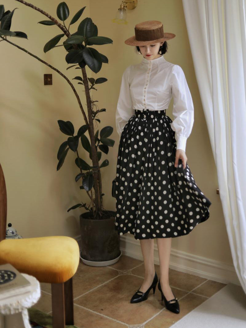 Black lady polka dot umbrella skirt