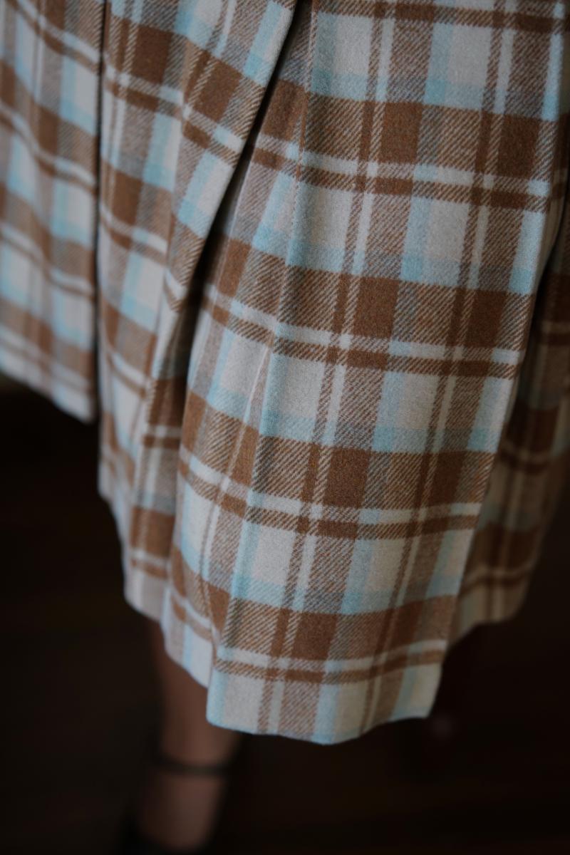 Light brown plaid classical pleated skirt