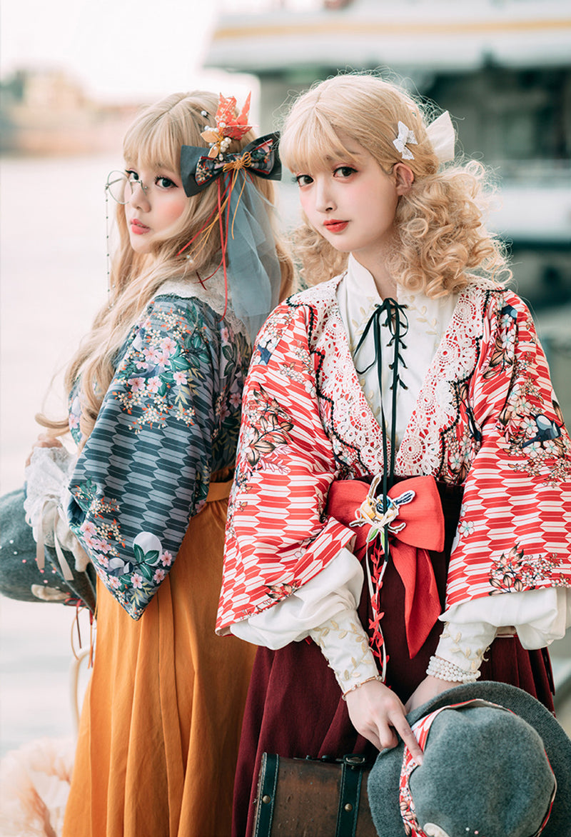 Classic pattern haori of Taisho romantic flowers and birds