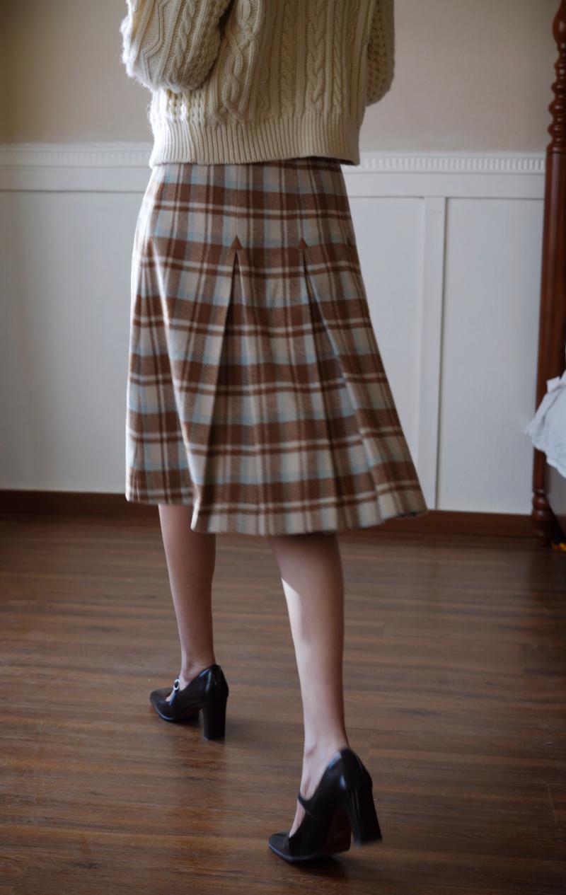 Light brown plaid classical pleated skirt